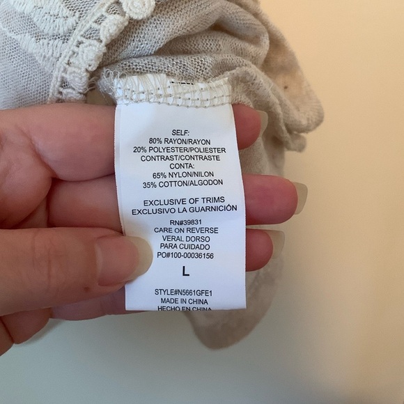 Rewind 2 Layer Floral Lace Cream Blouse Size Large - Picture 5 of 6